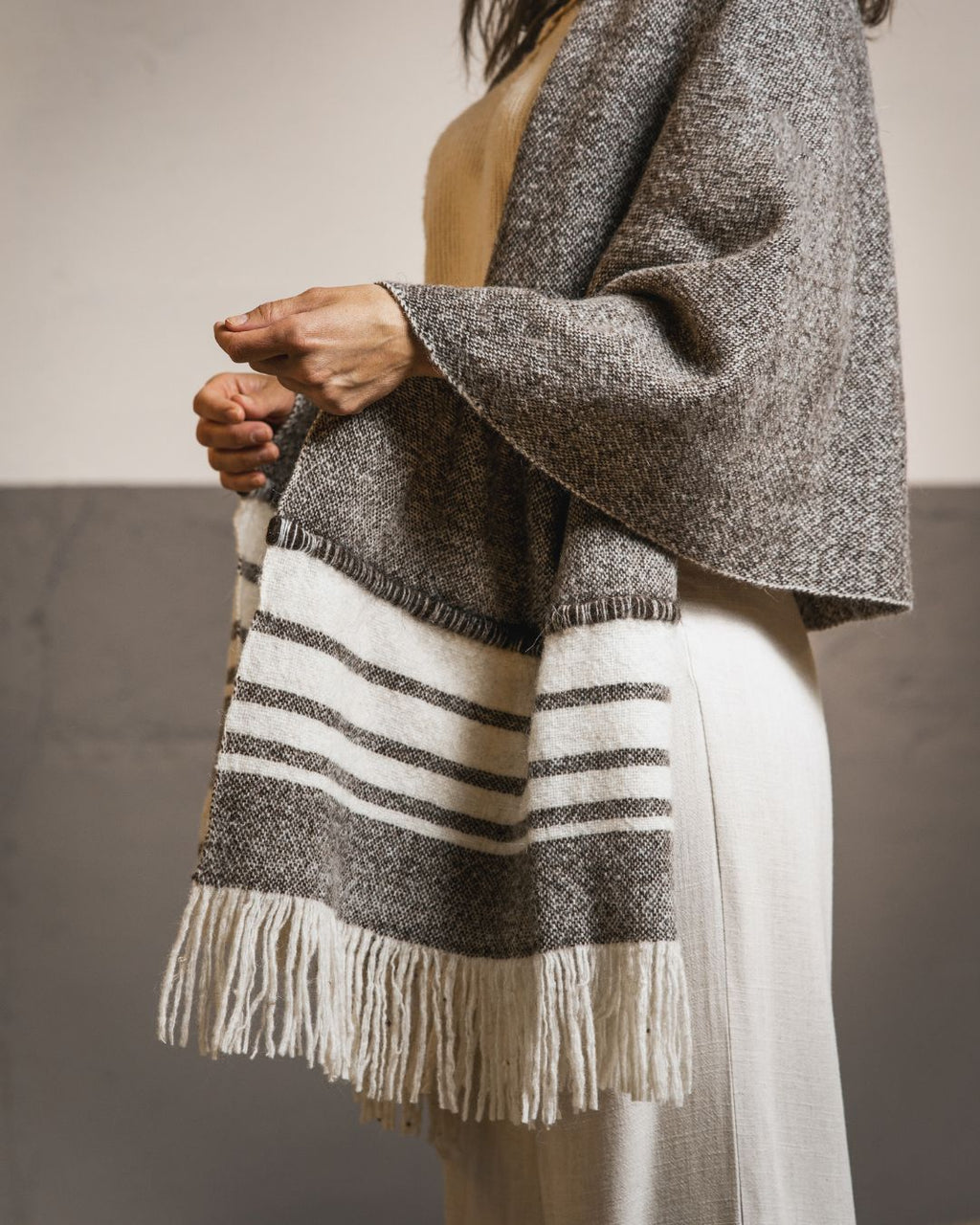 AUREA 255: Chal de Lana y Alpaca