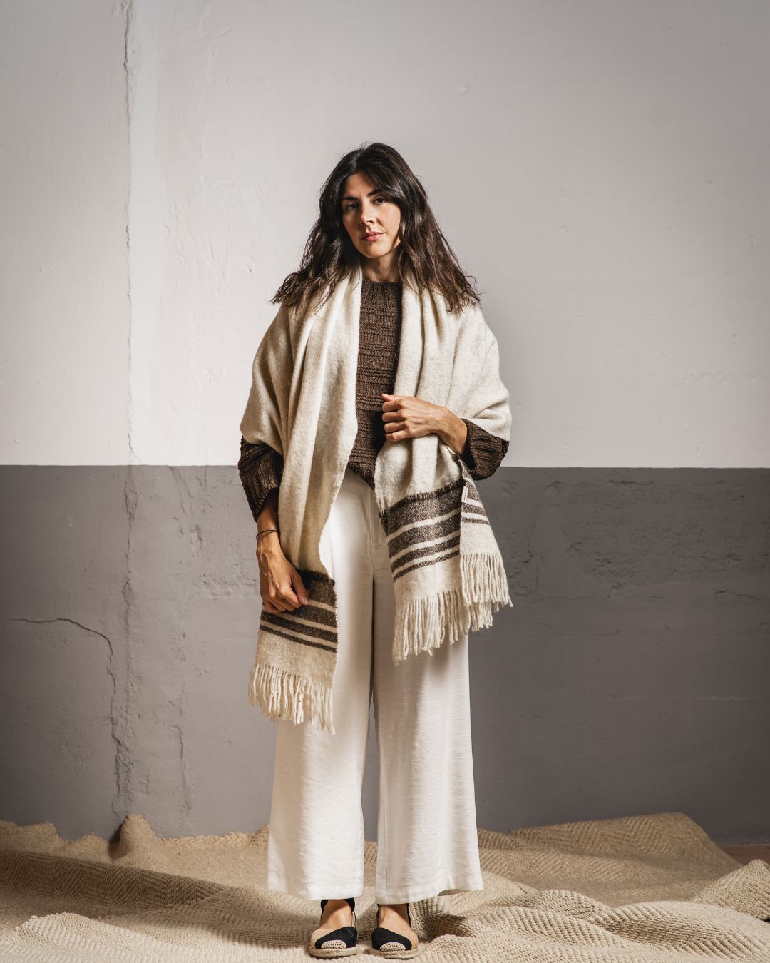 AUREA 255: Chal de Lana y Alpaca